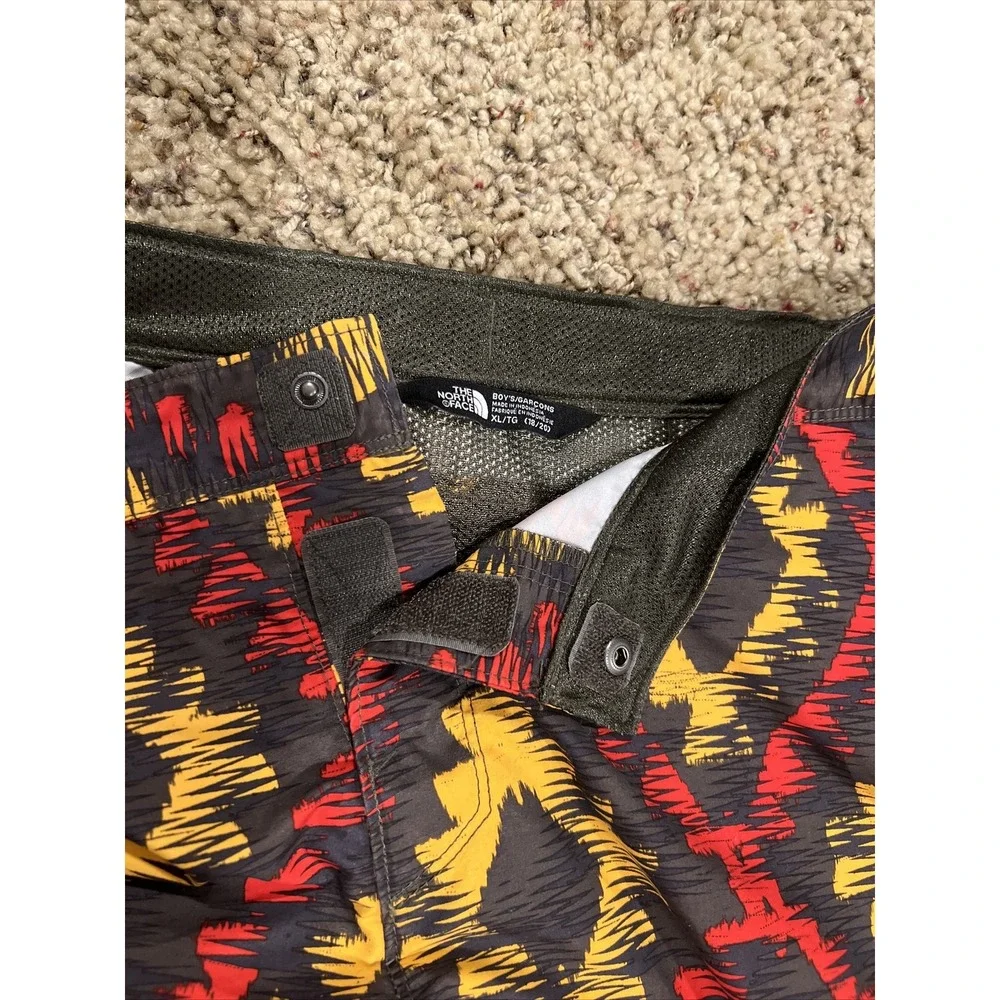The North Face‎ Shorts Boys XL Red AZTEC Board Shorts Swim Trunks